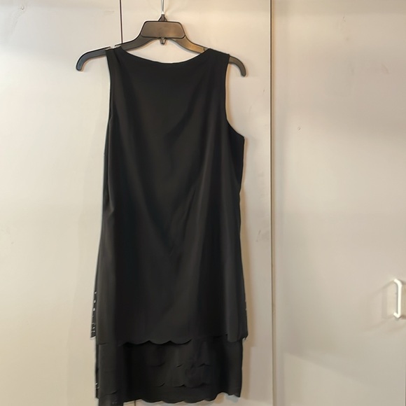 Black dress - Picture 4 of 4